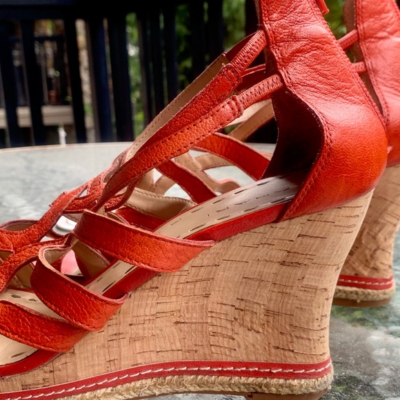 Tahari wedge sandals - Picture 6 of 6